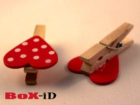 Hearts wood on clip  :  red/white 30 mm (8pcs)